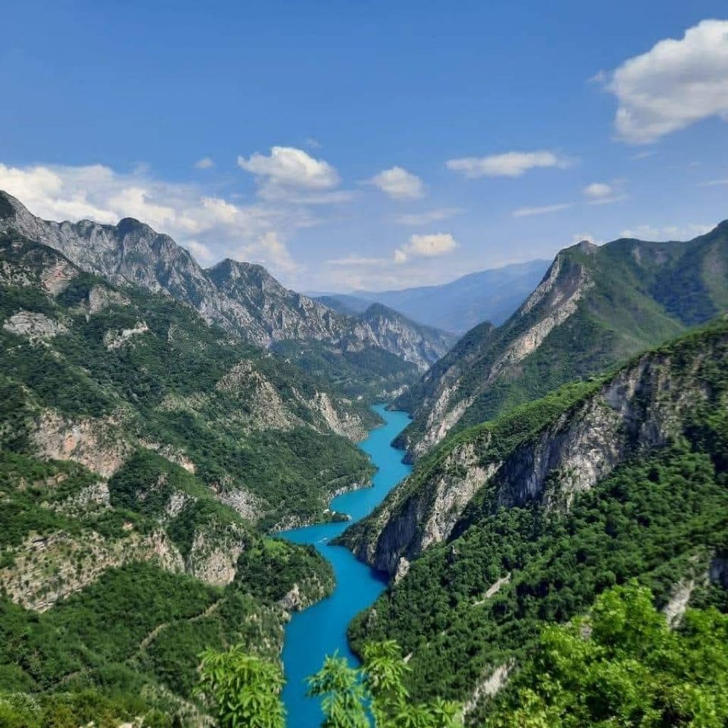 Car Transportation: Shkodra City to Komani Lake